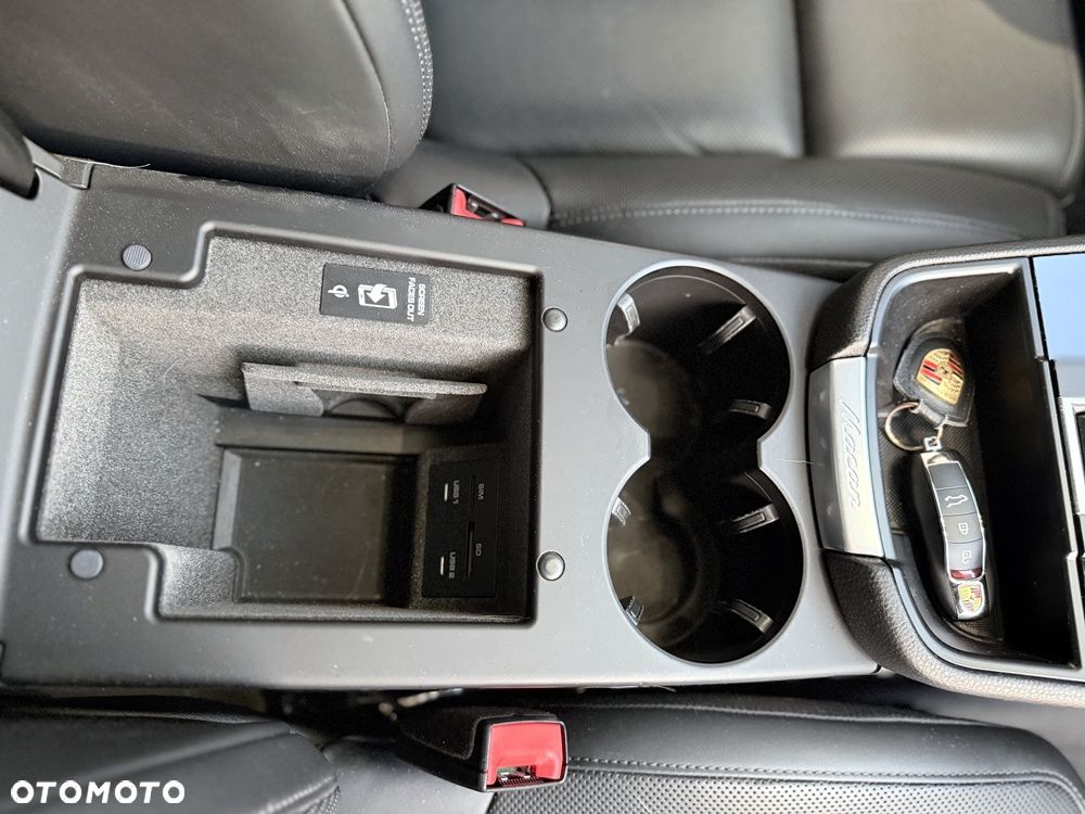 Porsche Macan Standard - 25