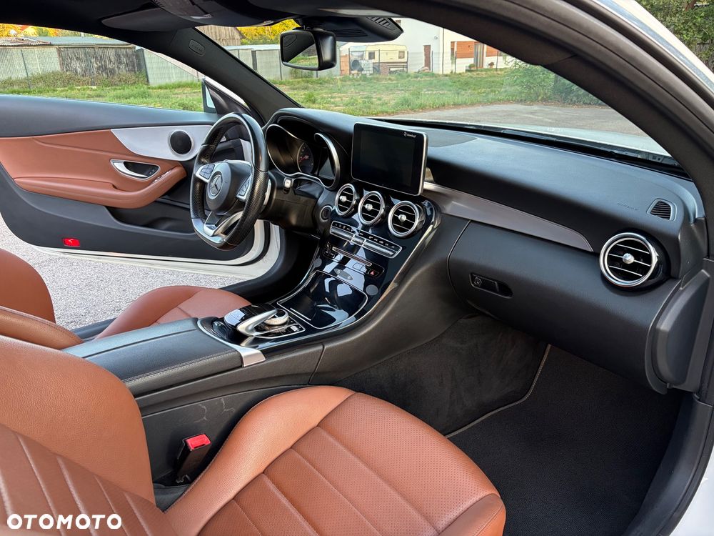 Mercedes-Benz Klasa C 250 d 4-Matic 9G-TRONIC - 16