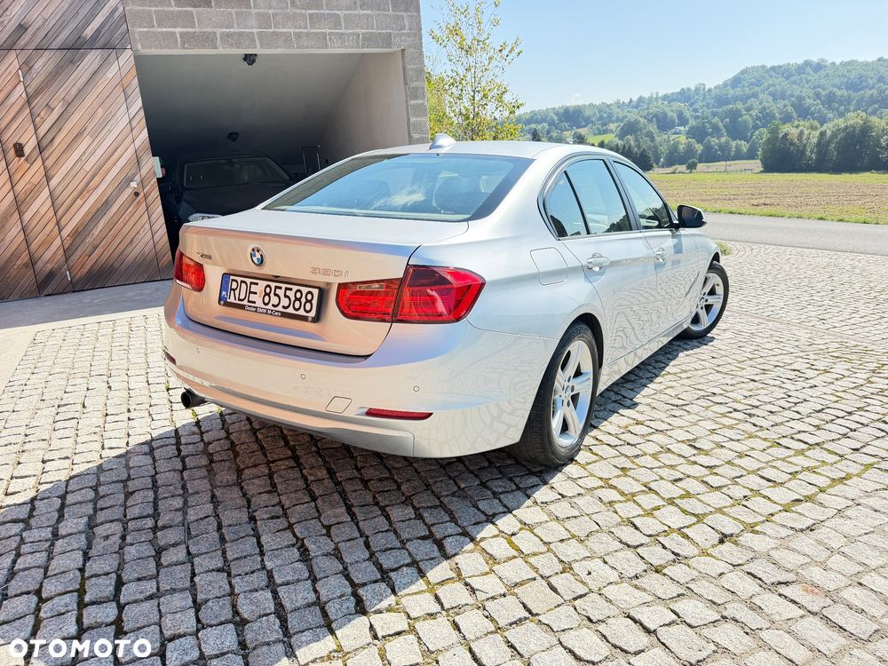 BMW Seria 3 320i xDrive - 6