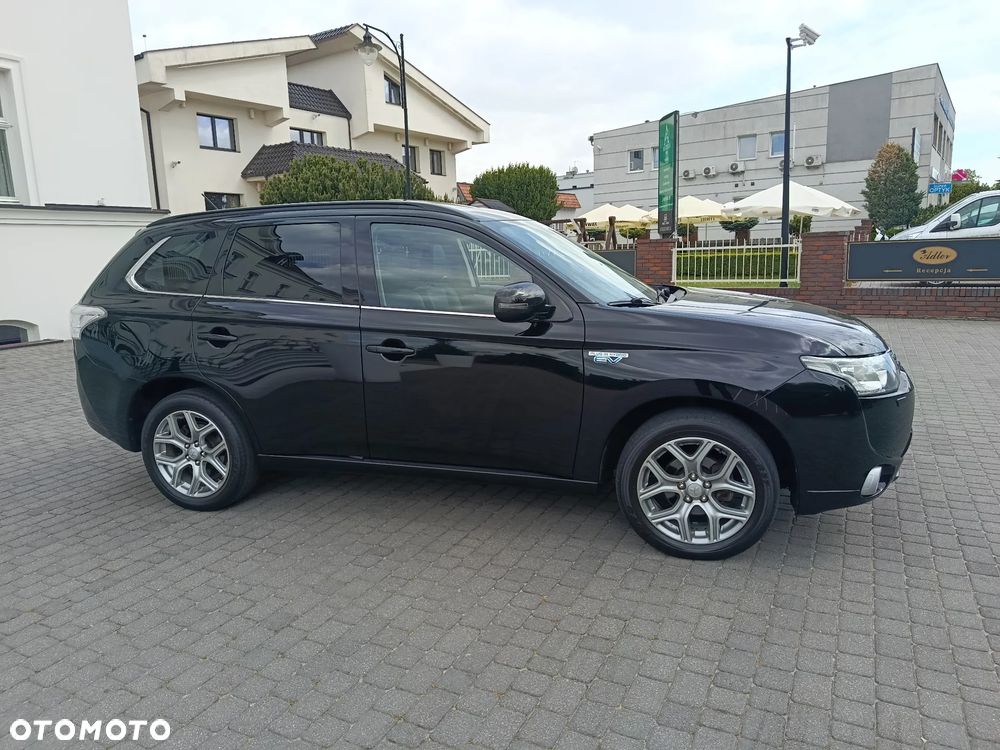 Mitsubishi Outlander 2.0 4WD Plus - 10