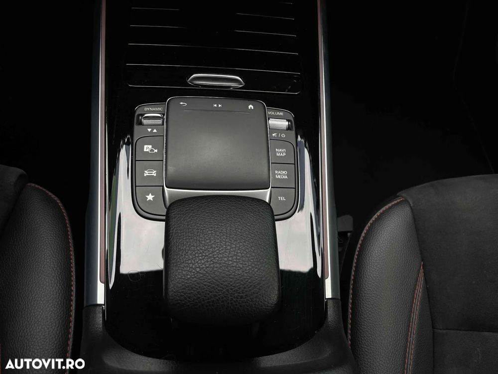 Mercedes-Benz GLB - 12