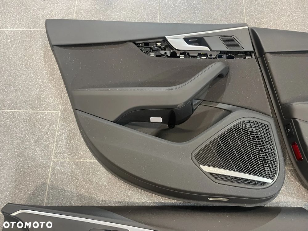 Audi A4 B9 8W boczek tapicerka drzwi B&O - 5