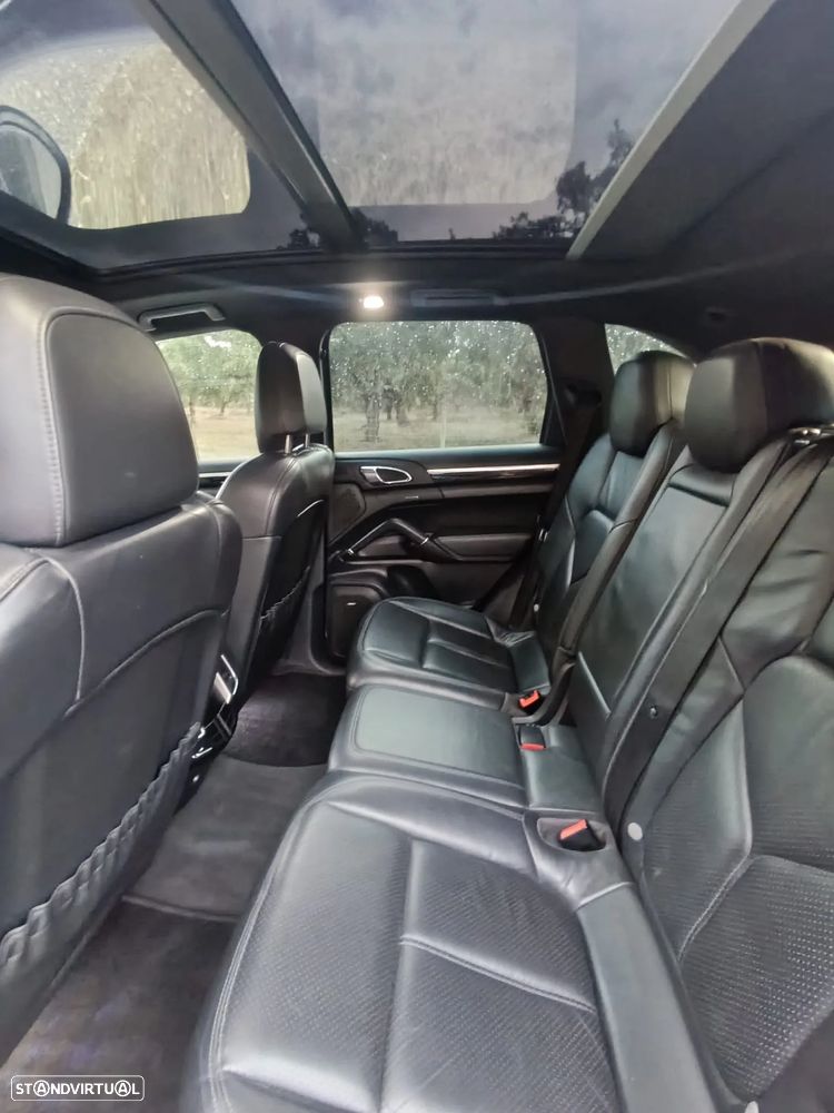 Porsche Cayenne S Hybrid - 9