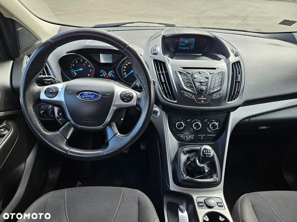 Ford Kuga 1.6 EcoBoost 2x4 Titanium - 10