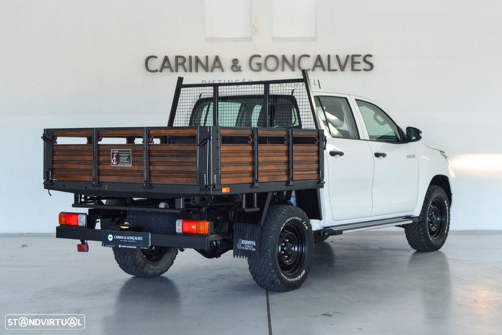 Toyota Hilux 2.4 D-4D 4WD CD CM - 18