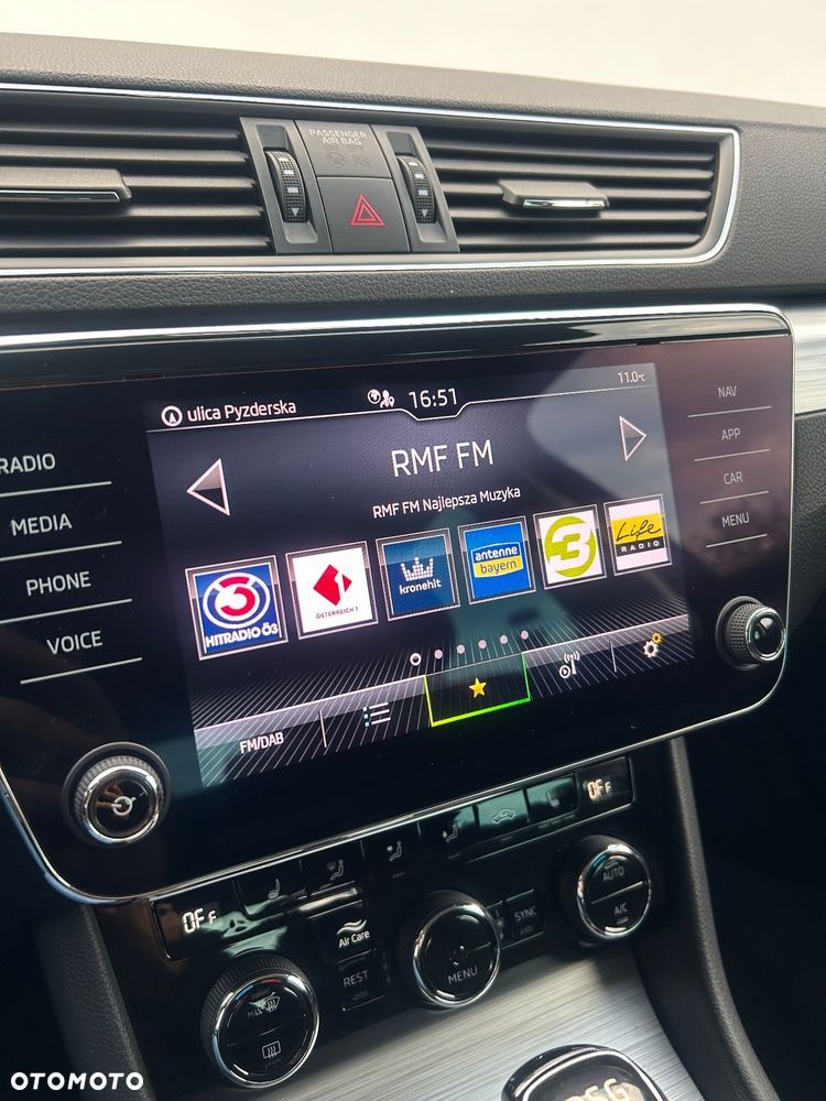 Skoda Superb 2.0 TDI DSG Ambition - 32