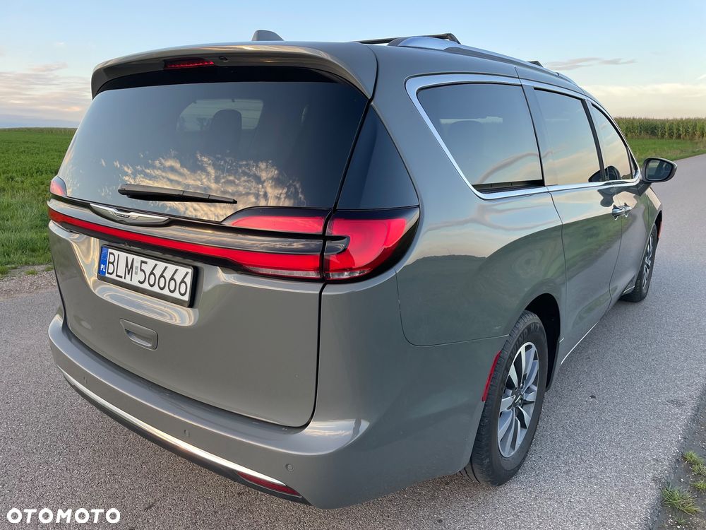 Chrysler Pacifica - 8