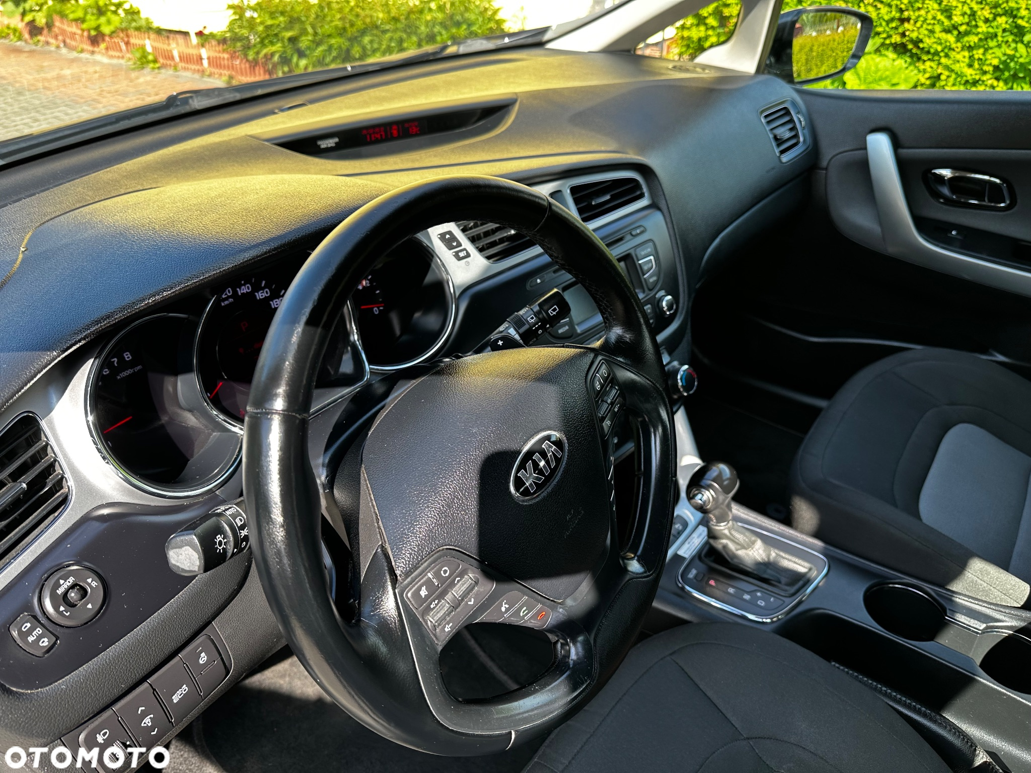 Kia Ceed - 4