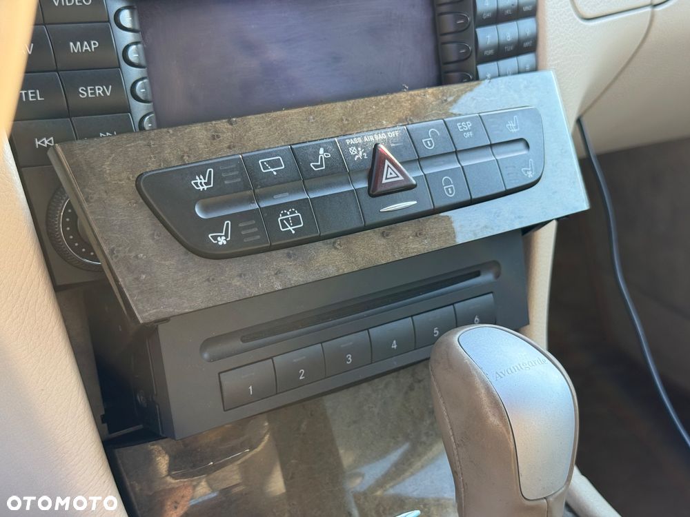 Mercedes-Benz Klasa E 500 4-Matic T Avantgarde - 28