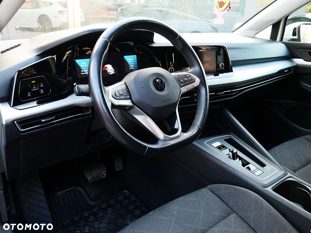 Volkswagen Golf 1.0 eTSI United DSG - 4