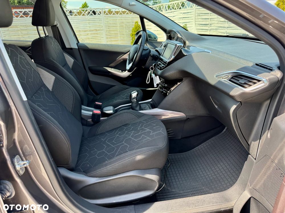 Peugeot 2008 1.2 Pure Tech Style S&S - 5