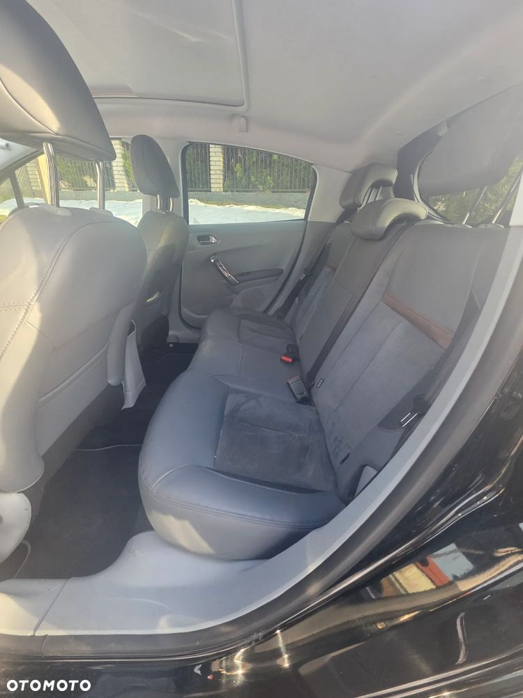 Peugeot 208 1.2 PureTech Allure - 8