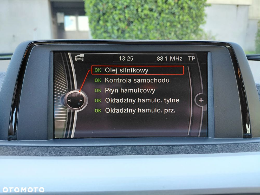 BMW Seria 3 318d Luxury Line EU6 - 27