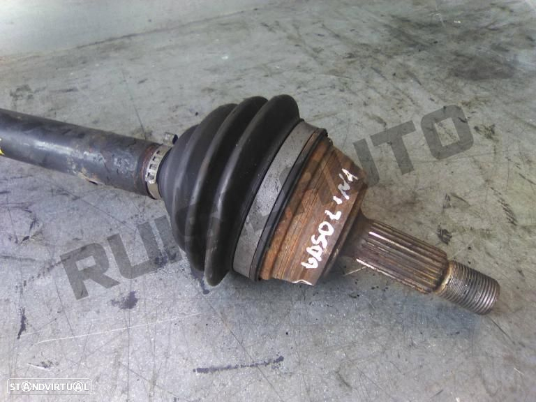 Transmissão Frente Esquerda  Audi 80 B2 [1978_1987] 1.6 - 2