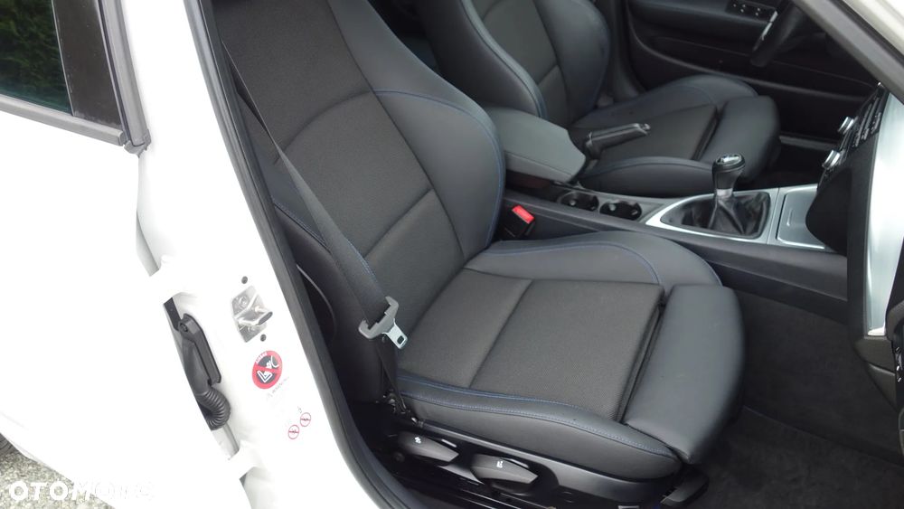 BMW Seria 1 116i Edition Sport - 34