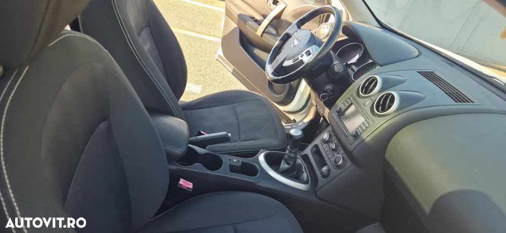 Nissan Qashqai - 12