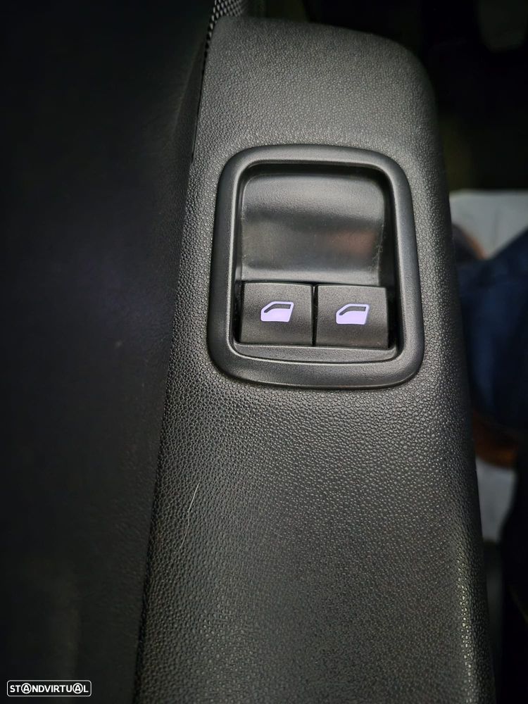 Citroën C3 1.2 PureTech Shine - 28