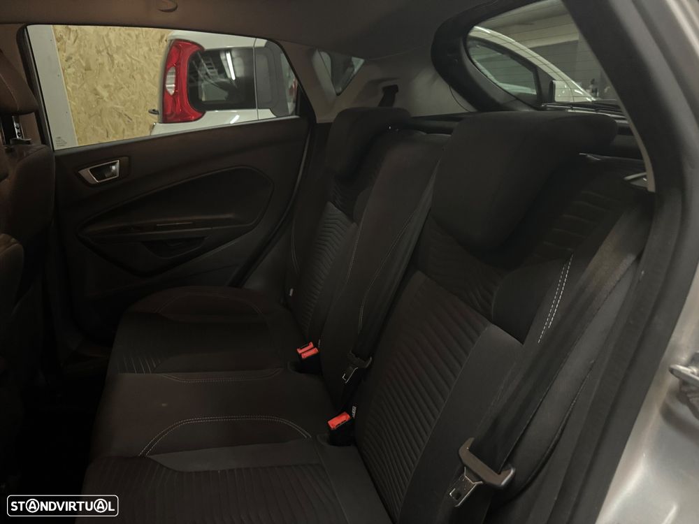 Ford Fiesta 1.0 T EcoBoost Titanium - 10