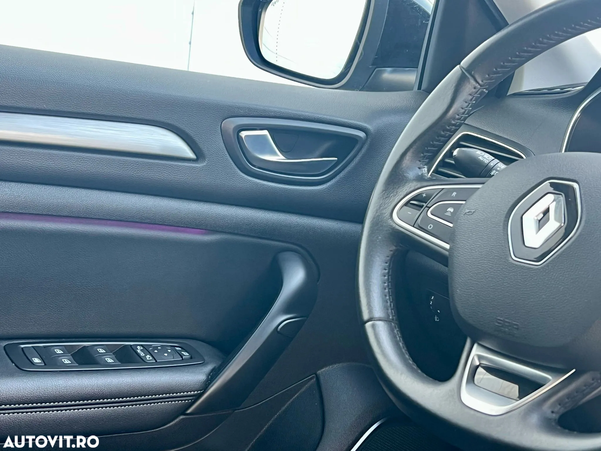 Renault Megane TCe Intens - 21