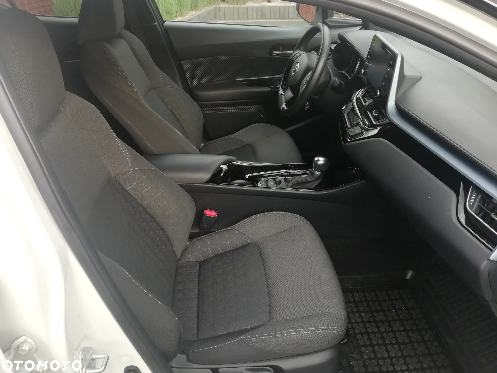 Toyota C-HR - 17