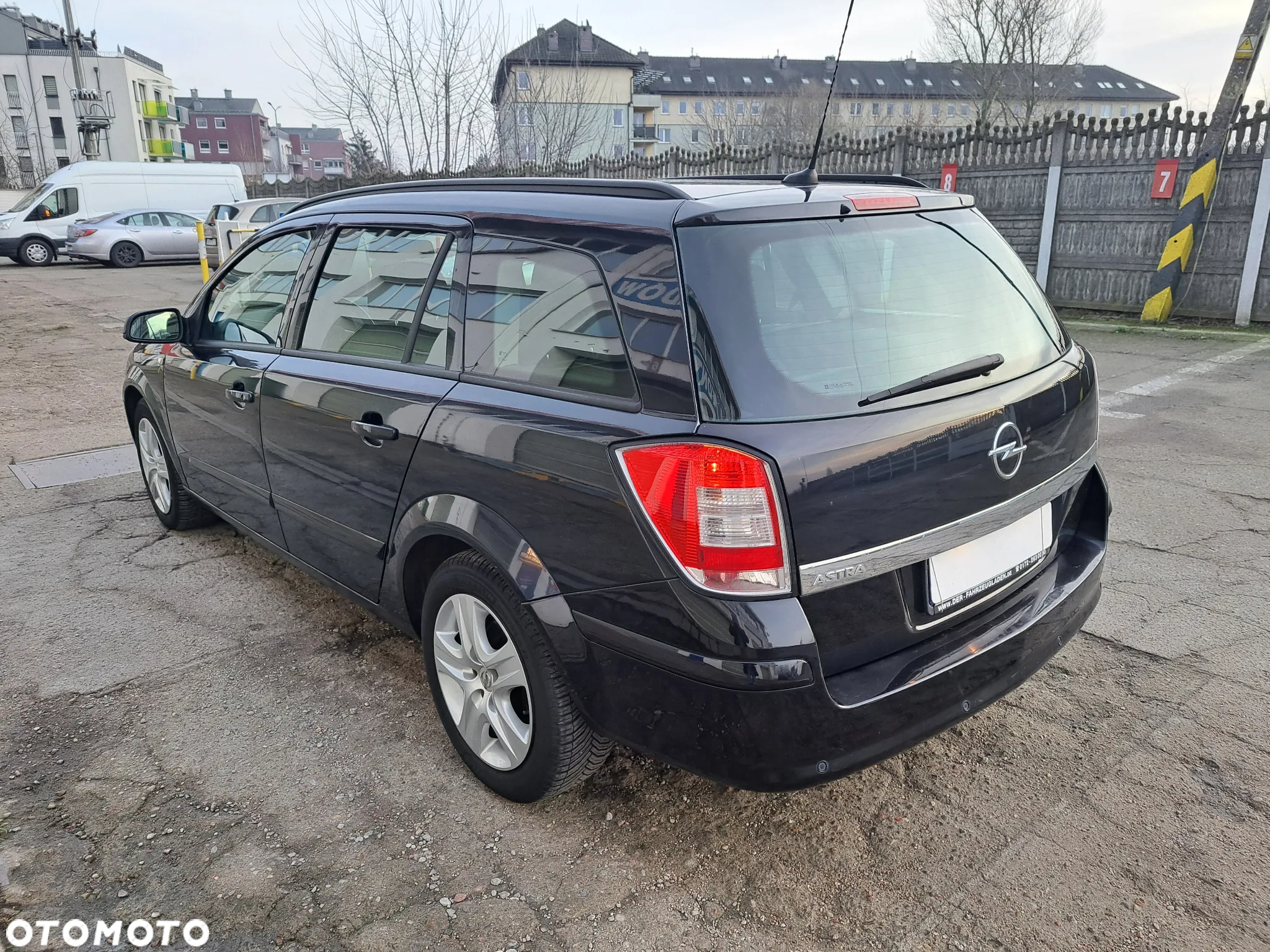 Opel Astra 1.6 Caravan NAVI - 40