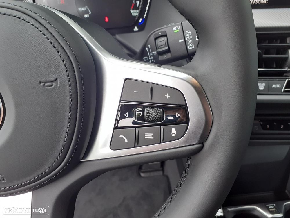 BMW 118 i Pack Desportivo M Auto - 28