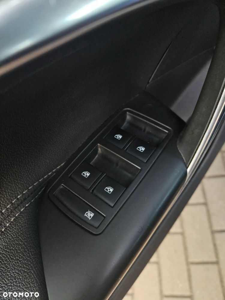 Opel Insignia 1.8 - 13