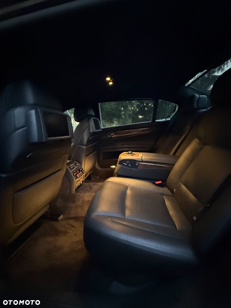 BMW Seria 7 - 8