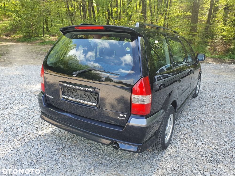 Mitsubishi Space Wagon 2.4 GDI Family - 6