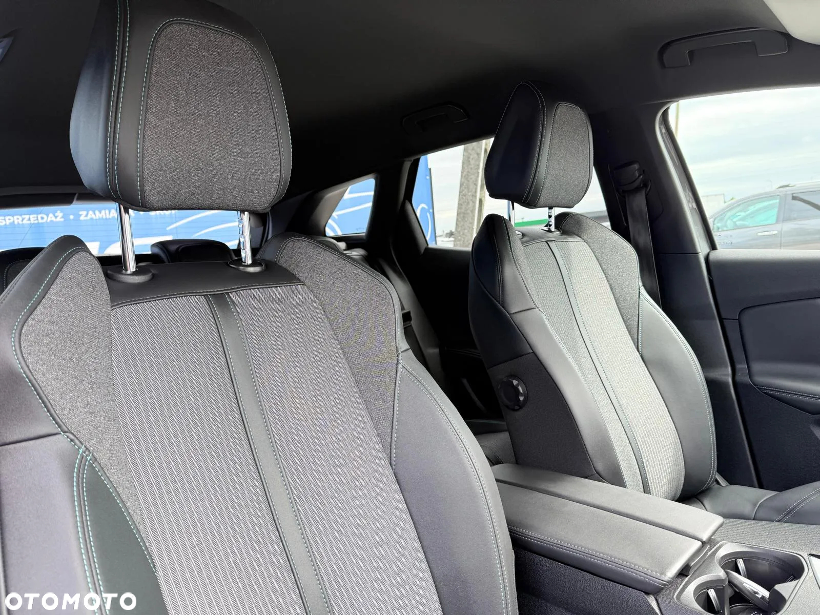 Peugeot 3008 1.6 PureTech Hybrid PHEV Allure S&S EAT8 - 19