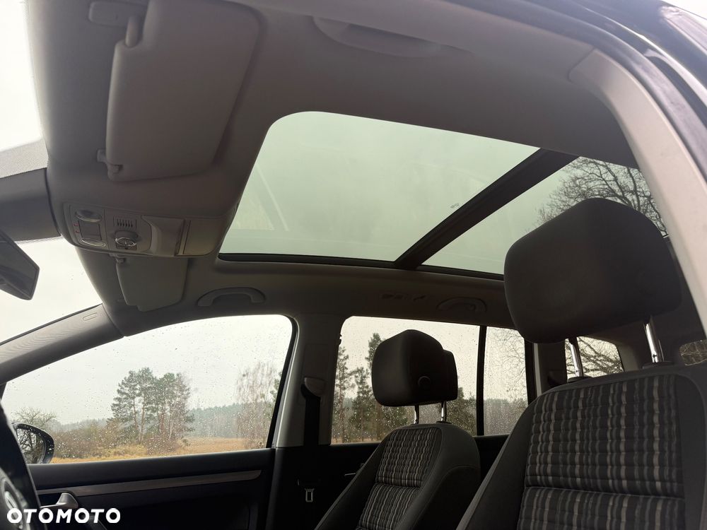 Volkswagen Touran 1.6 TDI DPF DSG Highline - 17