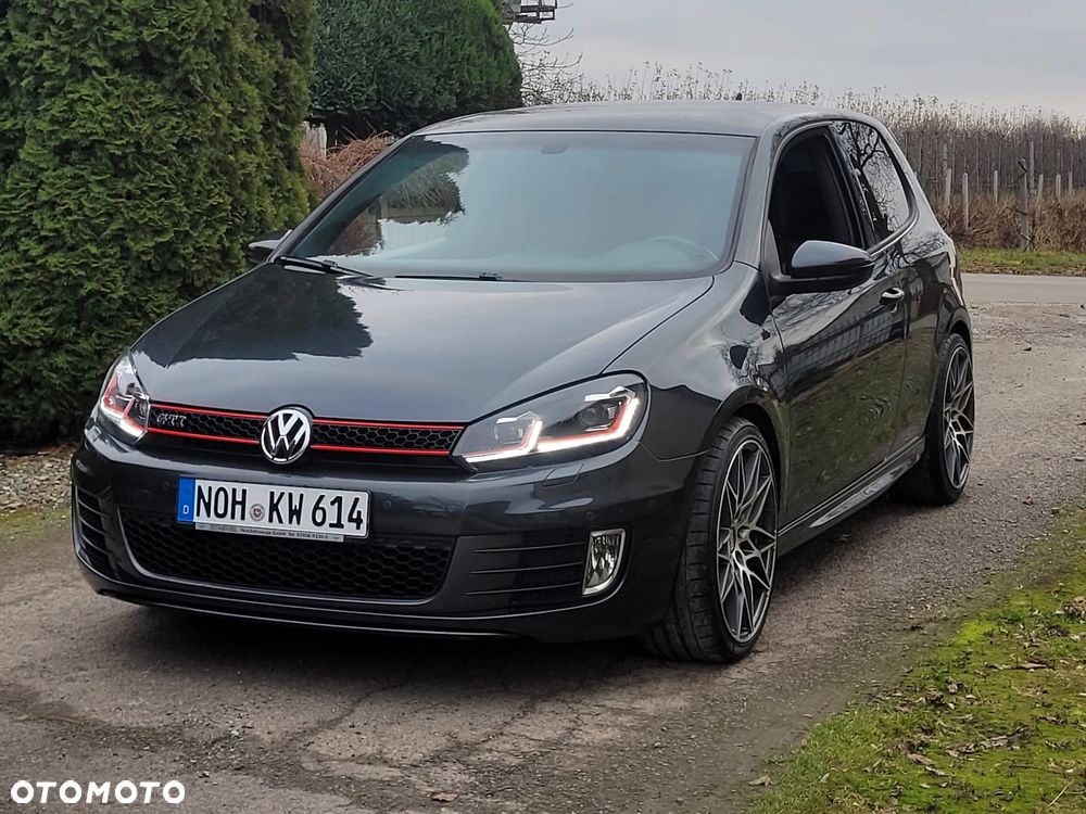 Volkswagen Golf 2.0 GTI - 1