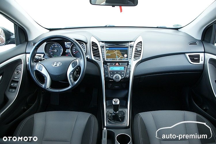 Hyundai i30 1.6 CRDi Fifa World Cup Edition - 6