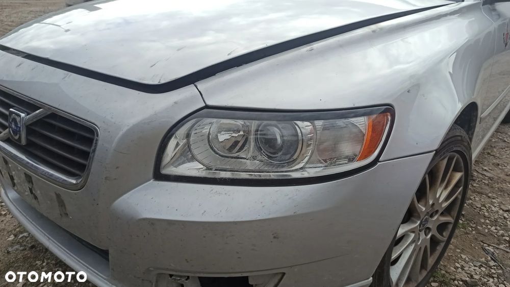 Volvo S40 lift 09-  2.0 D  D5204T   silnik skrzynia TF-80SC P31259454   lakier 426-26   maska zderzak reflektor xenon drzwi błotnik klapa - 4