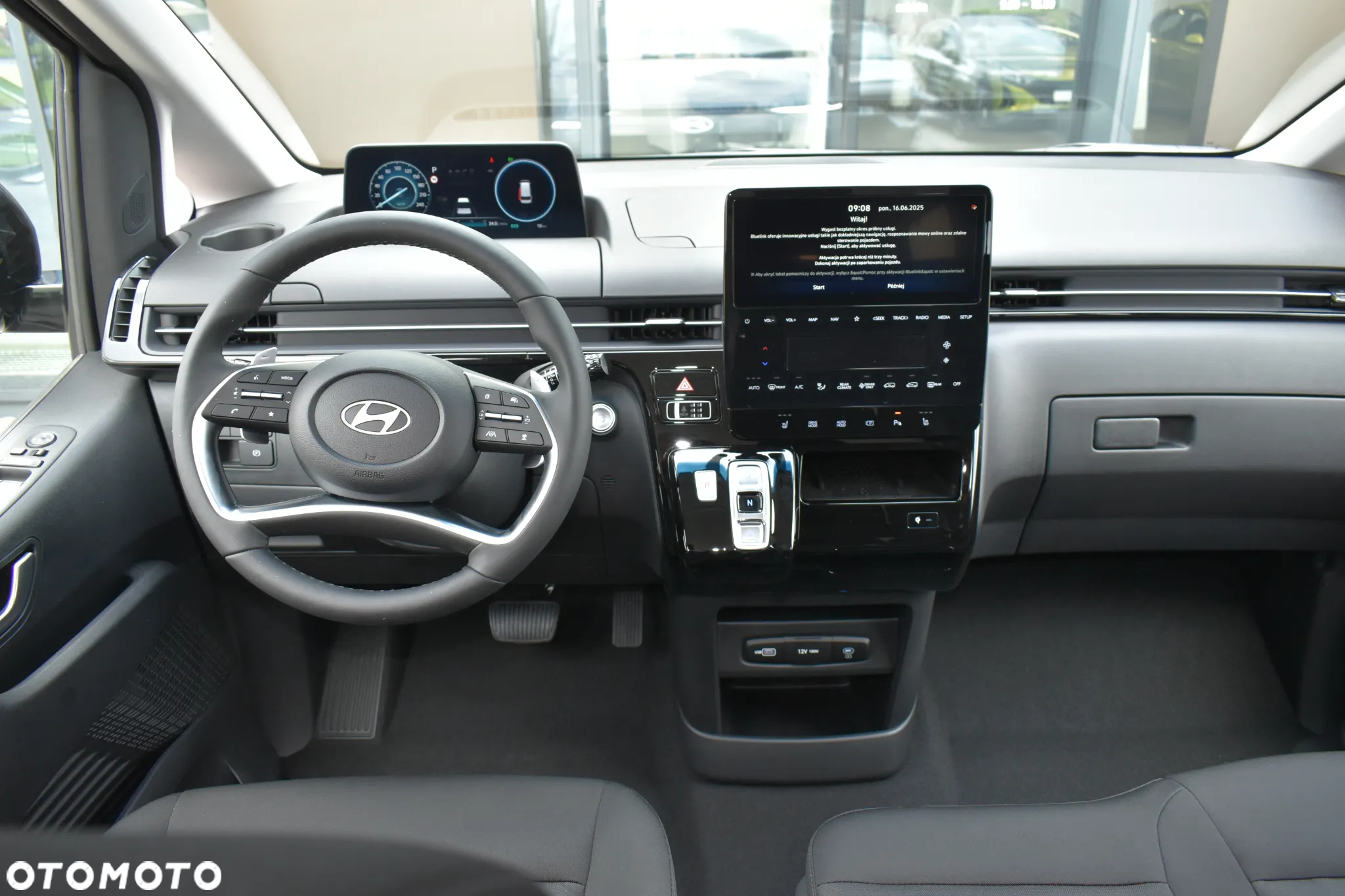 Hyundai Staria - 8