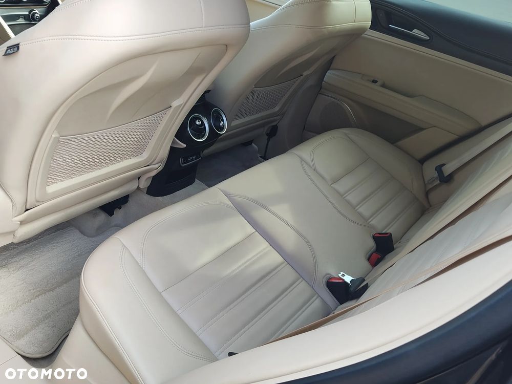 Alfa Romeo Stelvio 2.0 Turbo 16V AT8-Q4 Lusso Ti - 20