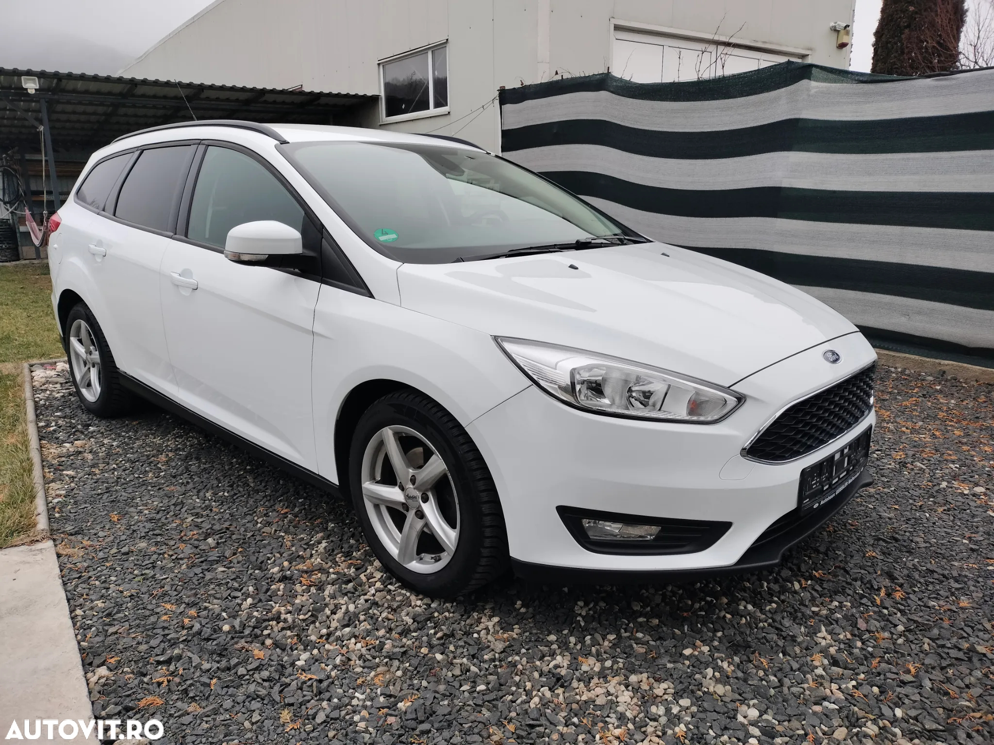 Ford Focus Turnier 1.0 EcoBoost Start-Stopp-System ACTIVE - 6