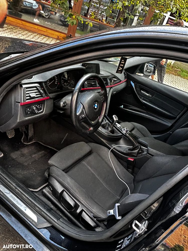 BMW Seria 3 318d Sport Line - 9