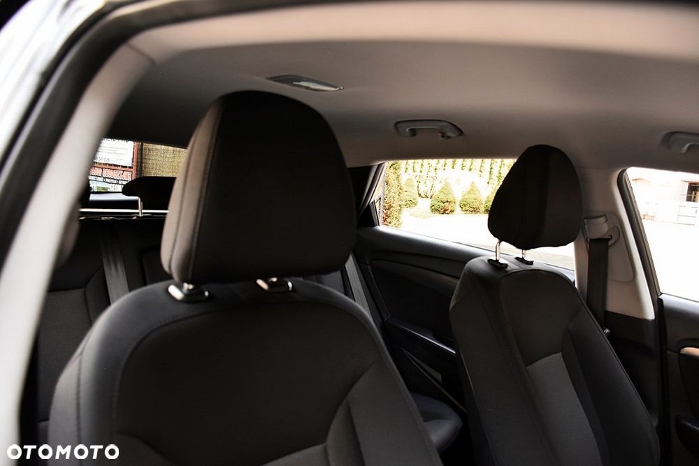 Hyundai i40 i40cw 1.7 CRDi Fifa World Cup Edition - 40