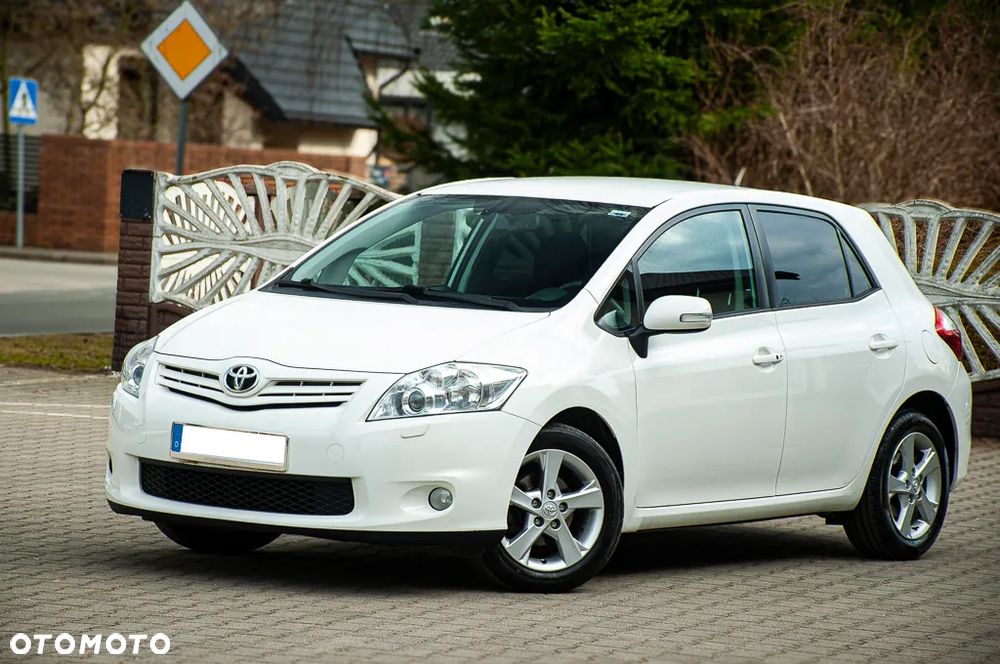 Toyota Auris 1.6 Executive - 3