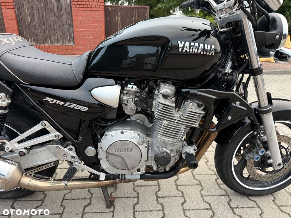 Yamaha XJR - 9
