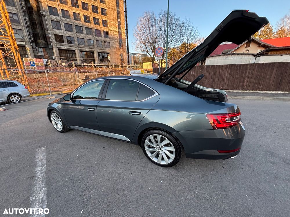 Skoda Superb 2.0 TSI DSG 4X4 Laurin & Klement - 2