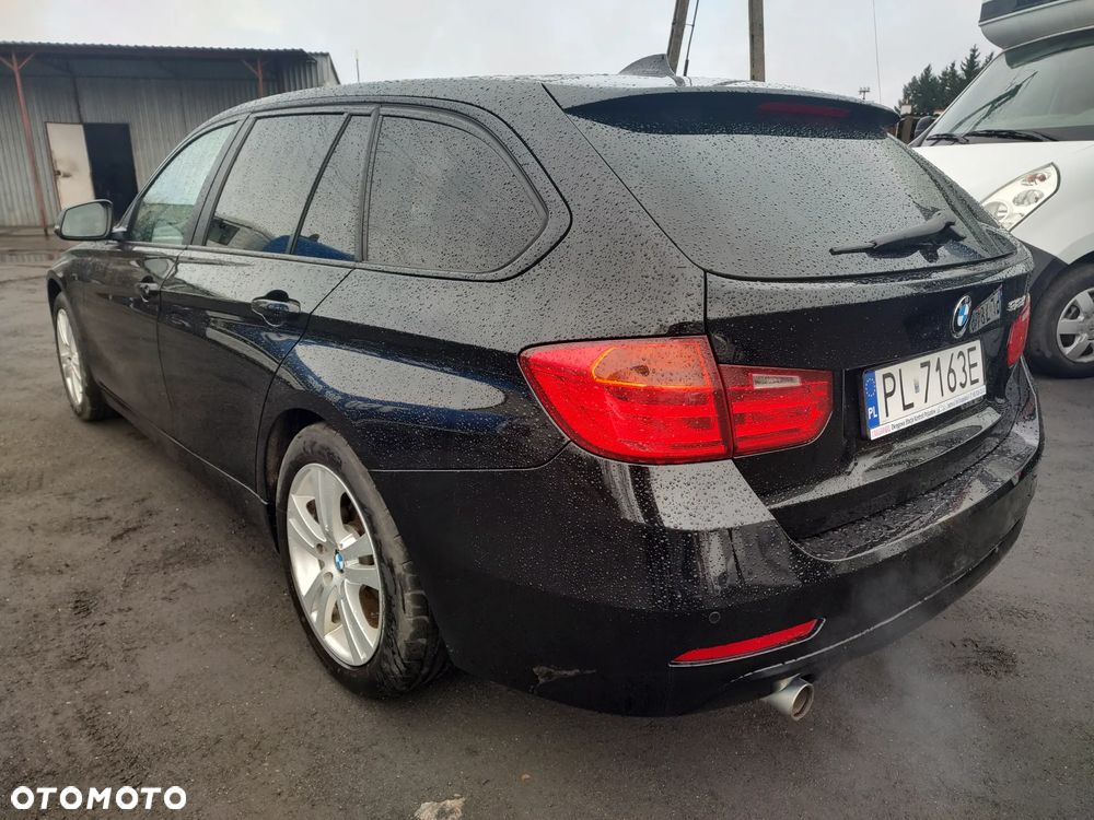 BMW Seria 3 318d Sport Line - 16