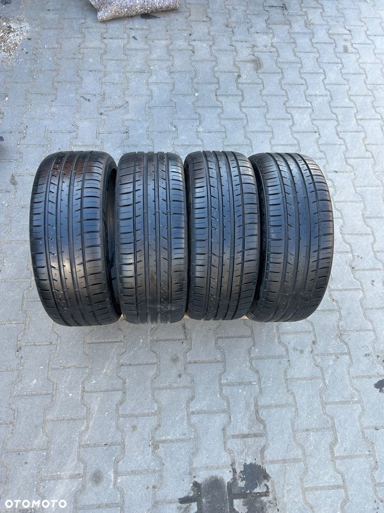 Opony 225 40 R19 kumho letnie komplet 7 mm - 1