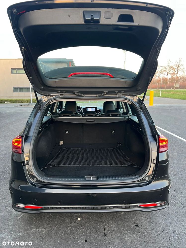 Kia Ceed 1.6 CRDi mHEV M - 8