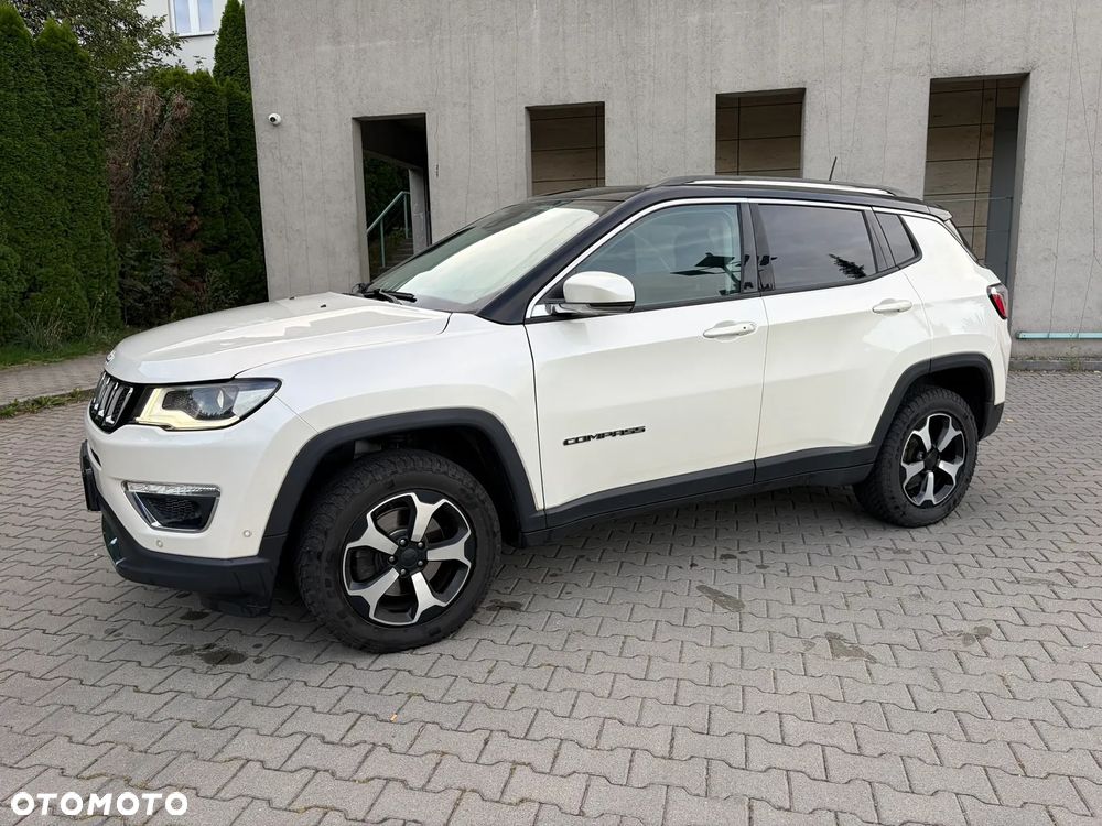 Jeep Compass - 33