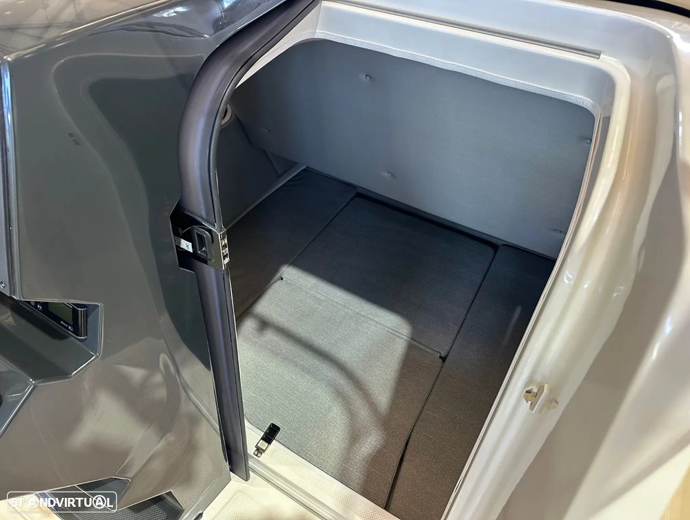 Quicksilver Activ 805 Open - 21