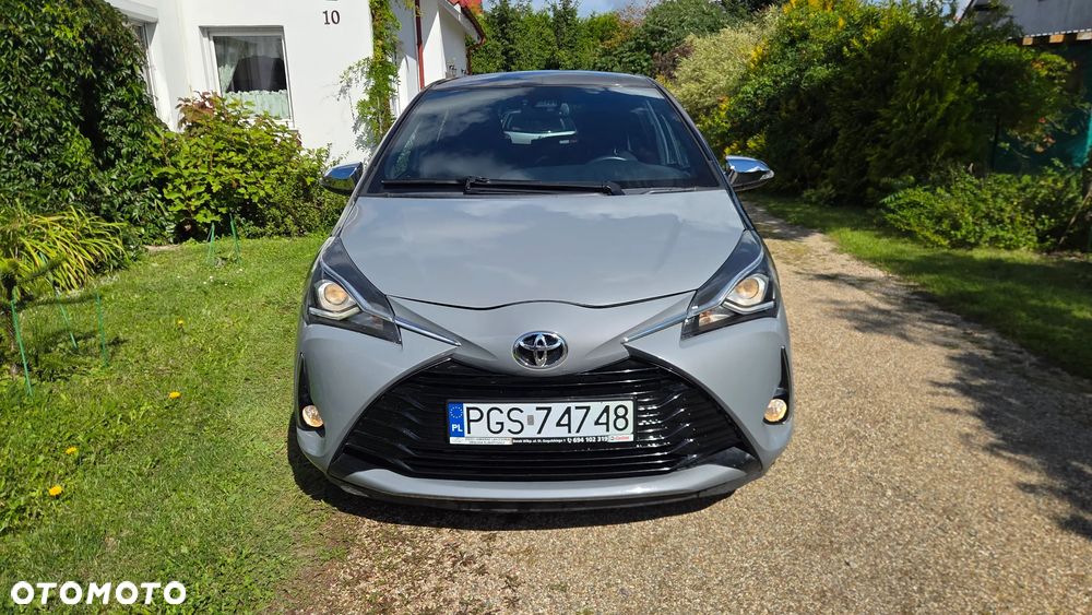 Toyota Yaris Hybrid 100 Selection Platinum - 18