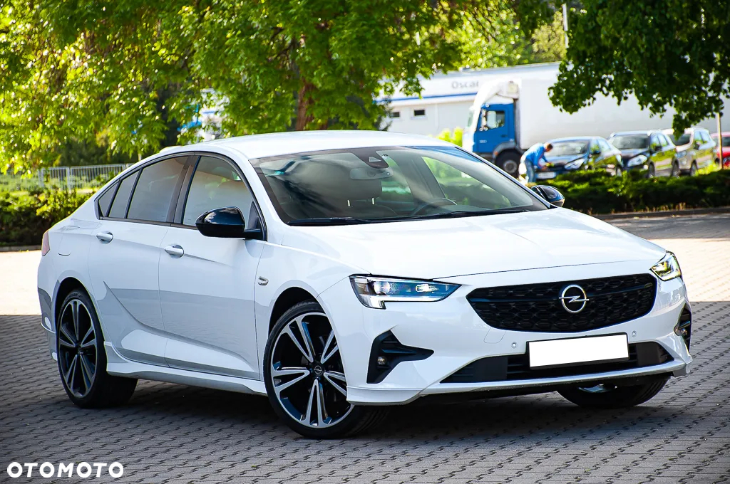 Opel Insignia Grand Sport 2.0 Diesel Automatik GS Line Plus - 2