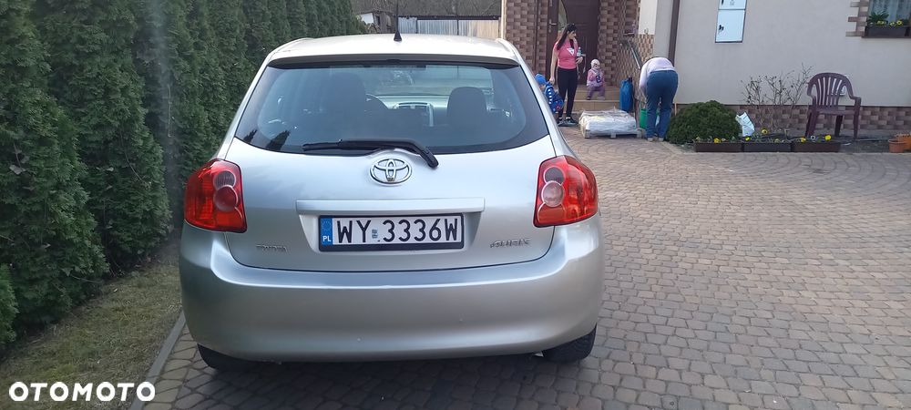 Toyota Auris 1.4 VVT-i - 2